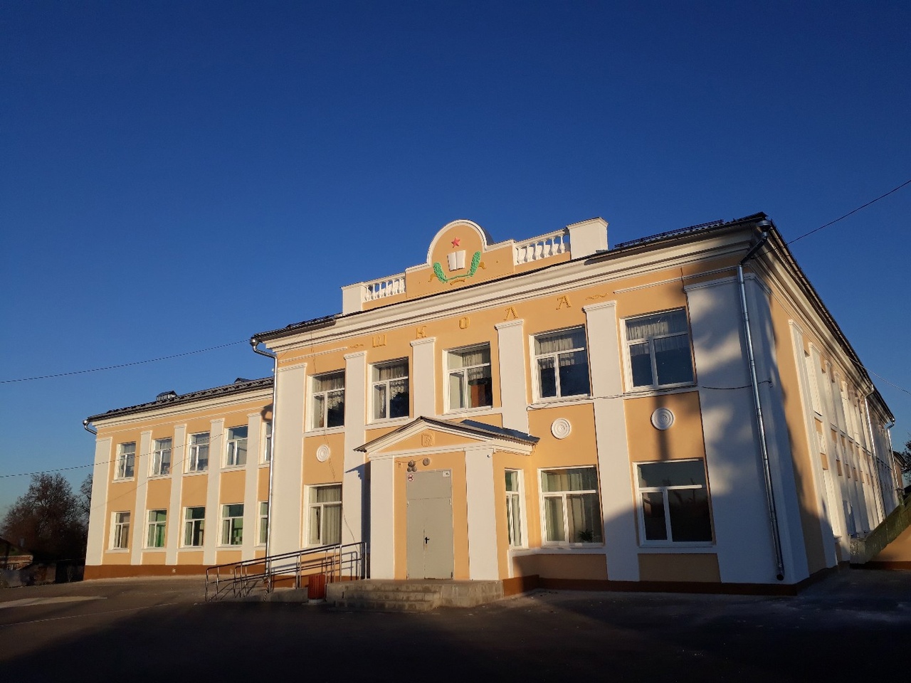 Центральный вход Центральный вход